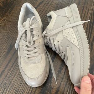 Everlane Woman’s sneakers